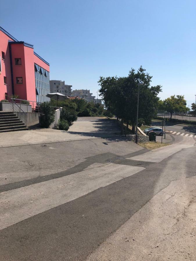 Hostel Ceska Beseda Риека Экстерьер фото